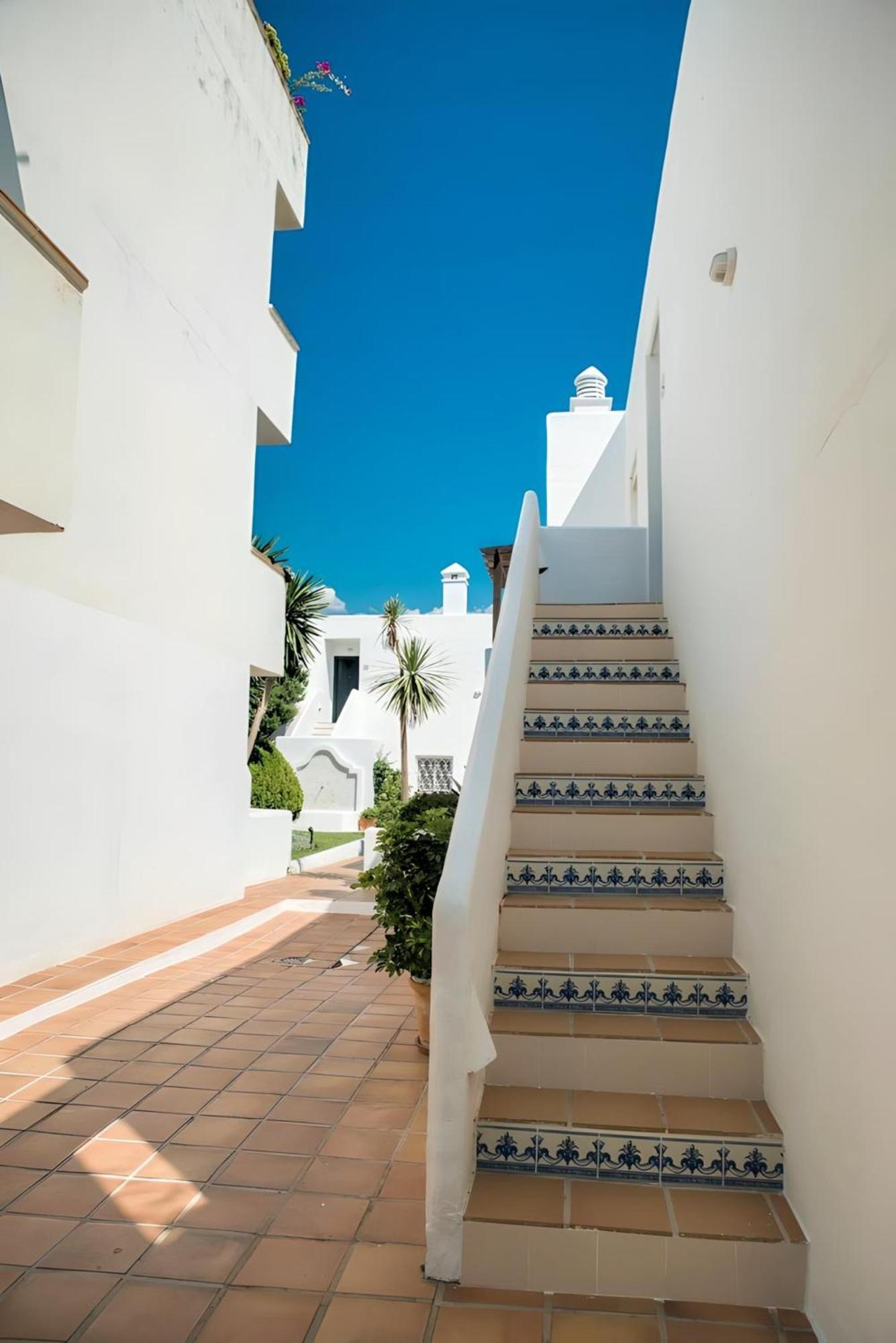 Gorgeous 2Br Apt. W/ Mountain View Puerto Banus Marbella Exterior foto