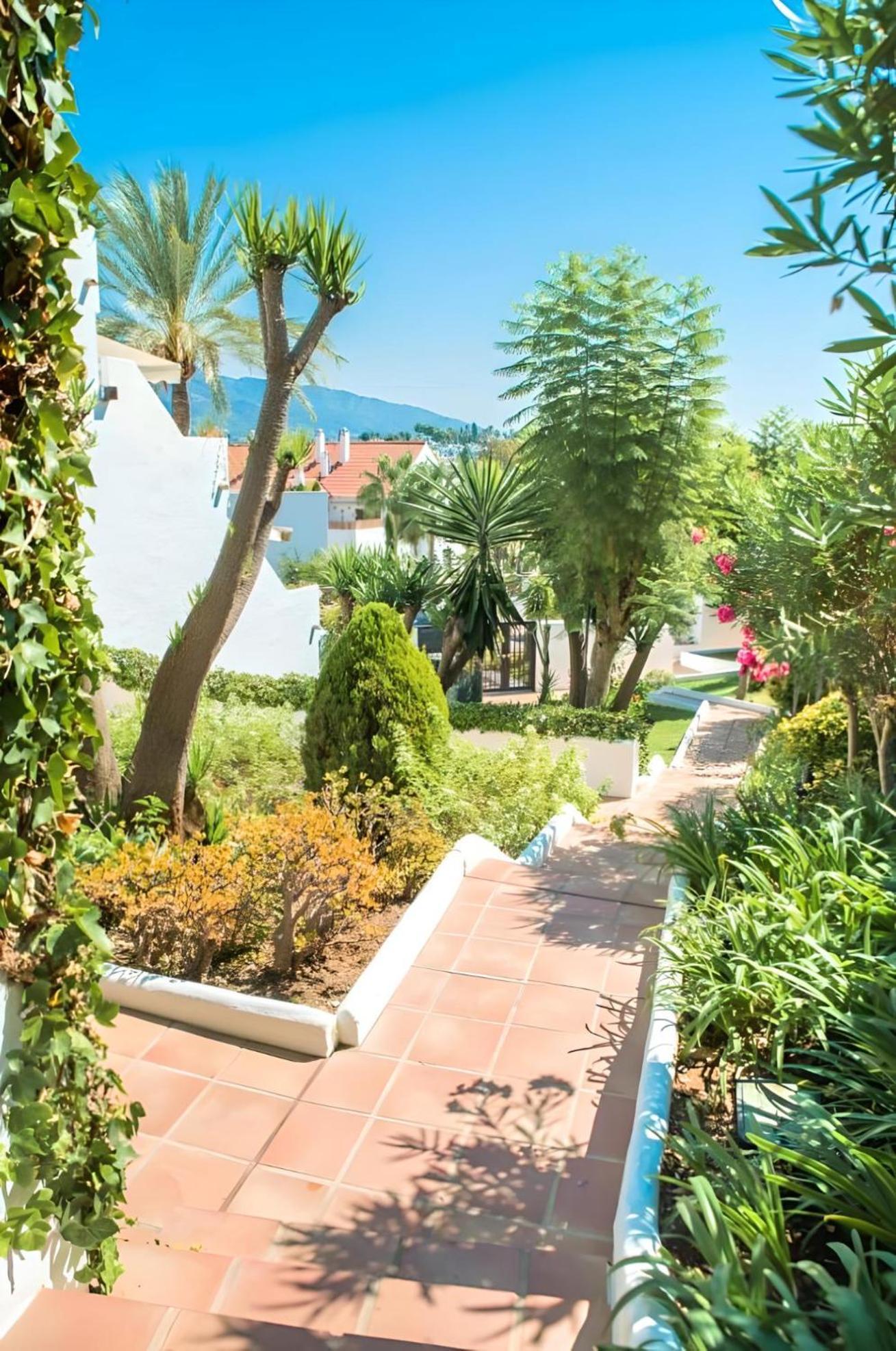 Gorgeous 2Br Apt. W/ Mountain View Puerto Banus Marbella Exterior foto